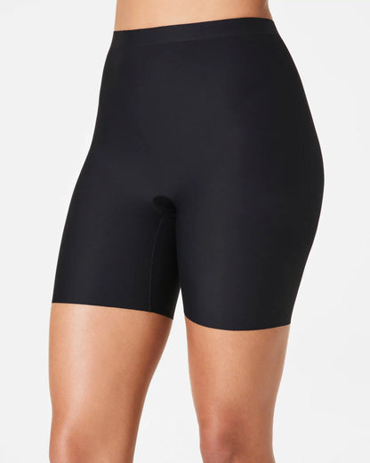 SPANXsupersmooth® Essential Mid-Thigh Short | Very Black