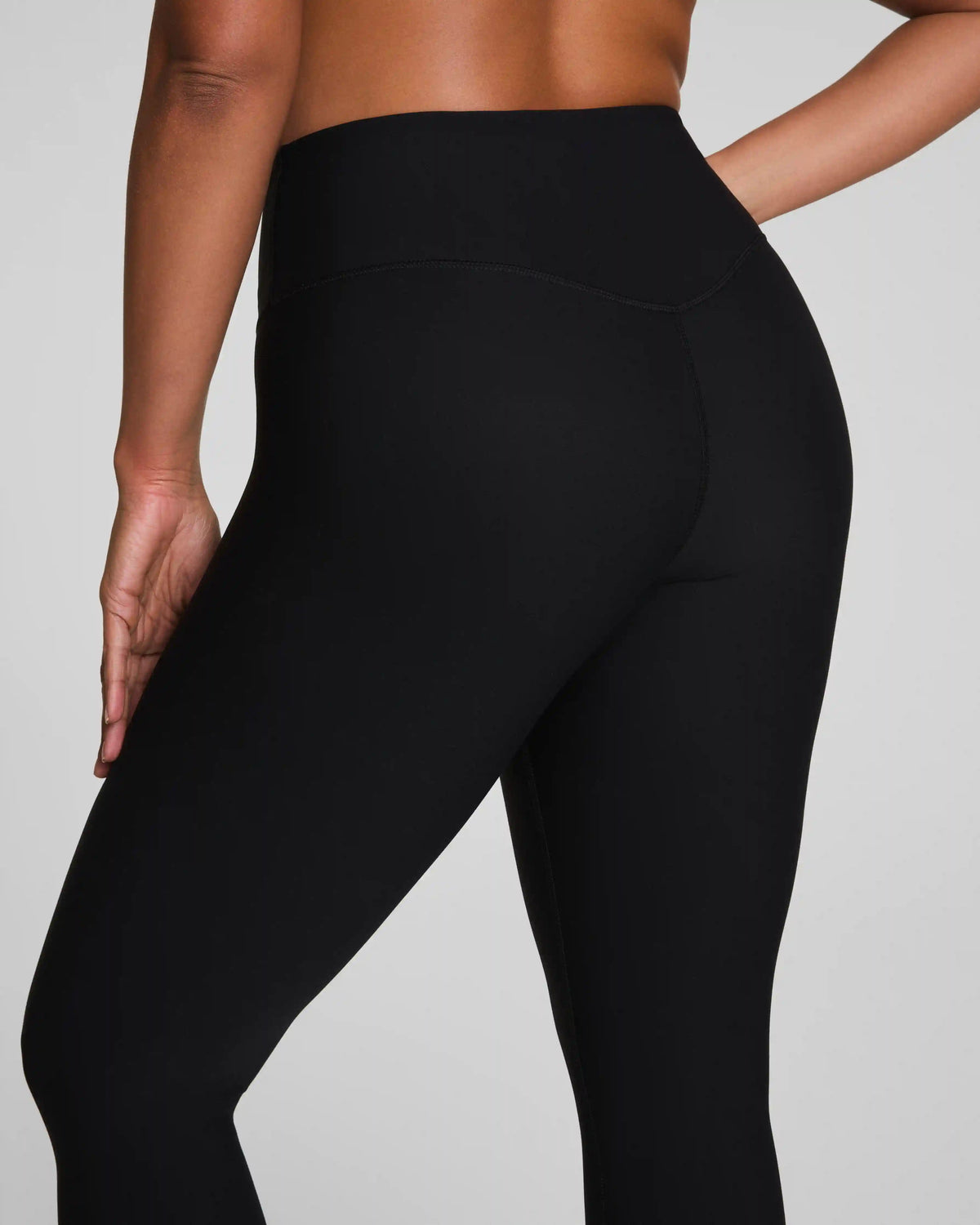 SPANXsmooth® OnForm Cropped Leggings, 19" | Very Black